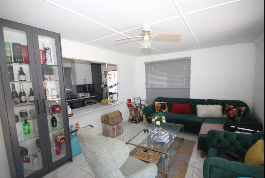 4 Bedroom Property for Sale in Sunnyridge Eastern Cape